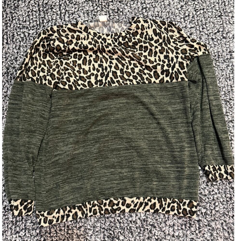 Women's Long Sleeve Leopard Print Shirt. Very Comfy. Size XL. GUC